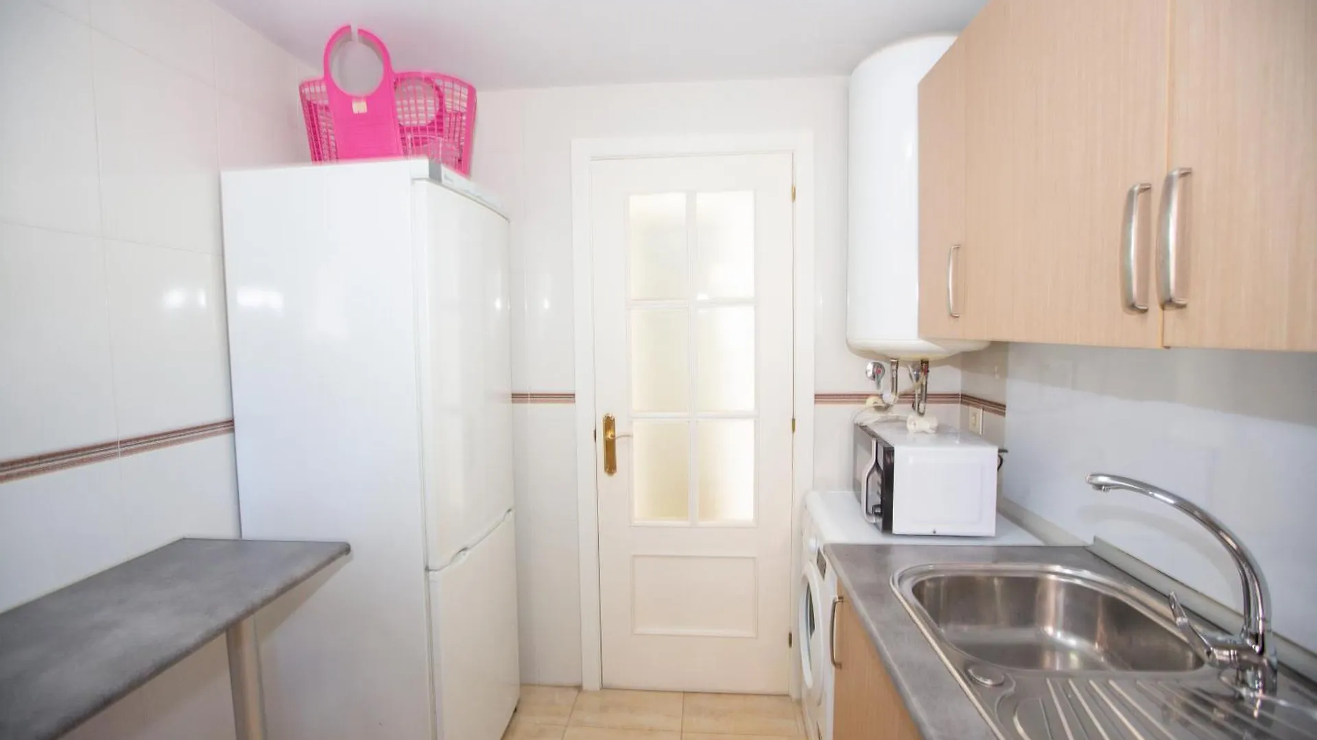 Espectacular Piso En La Herradura, Con Parking Gratis En Julio Y Agosto 라 에라두라 아파트